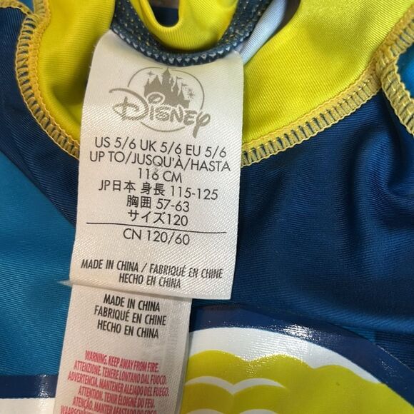 Disney Store Star Wars: The Mandalorian Swim Trunks and Rashguard Boys Sz 5/6 - Picture 5 of 8